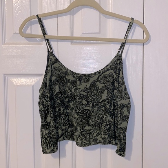 Forever 21 Tops - Forever 21 Green and Black Crop Top
